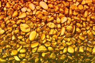 彩蝶实业IPO:营收面临持续下滑压力多家关联方为外协加工厂商